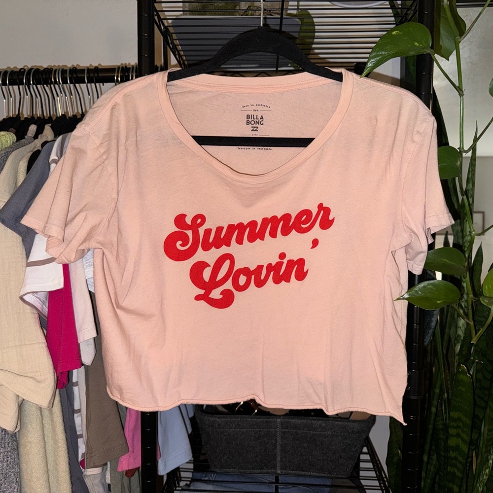 “Billabong” Graphic Cropped Tee